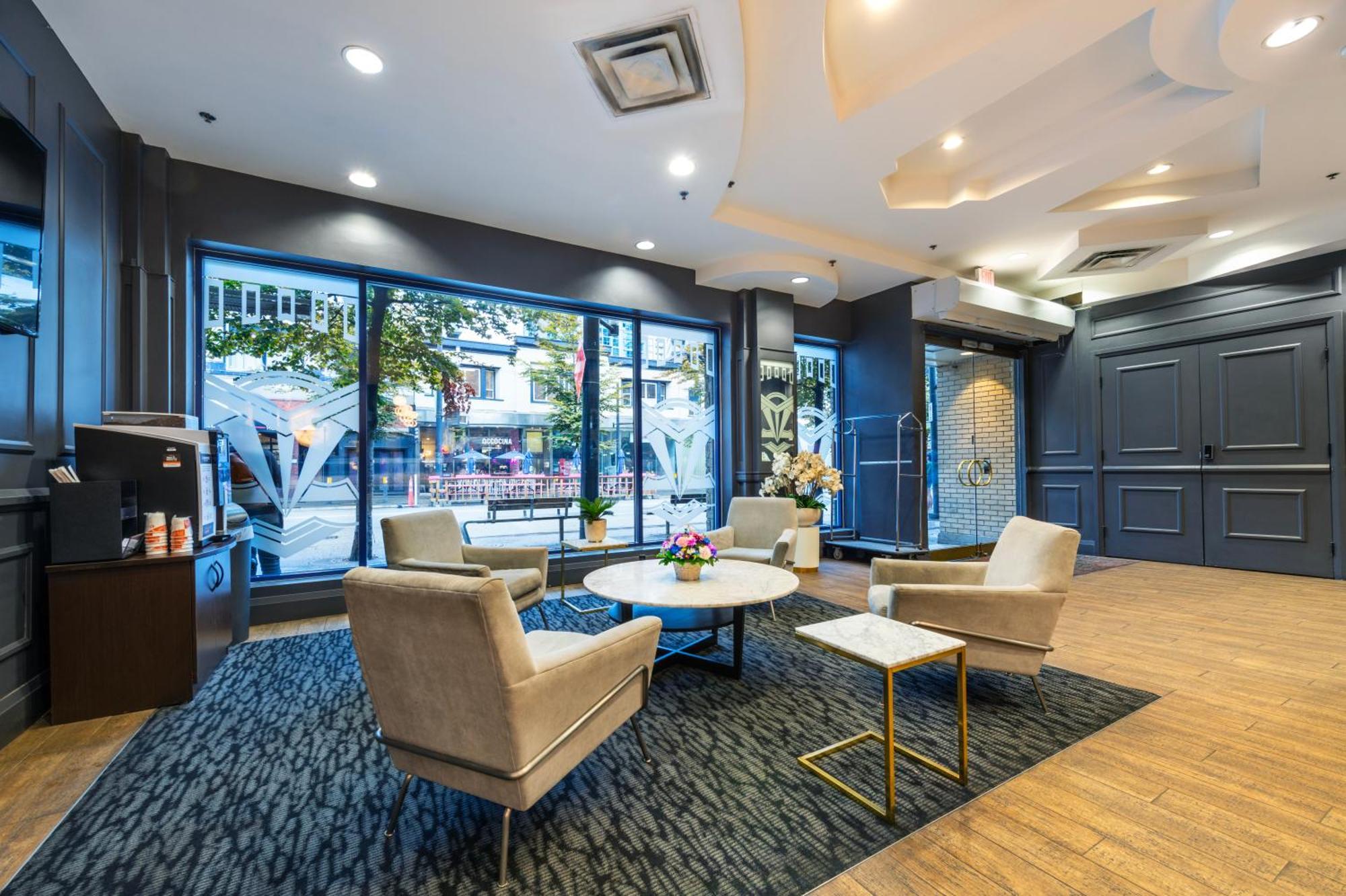 Quality Inn & Suites (Adults Only) Ванкувер Екстер'єр фото