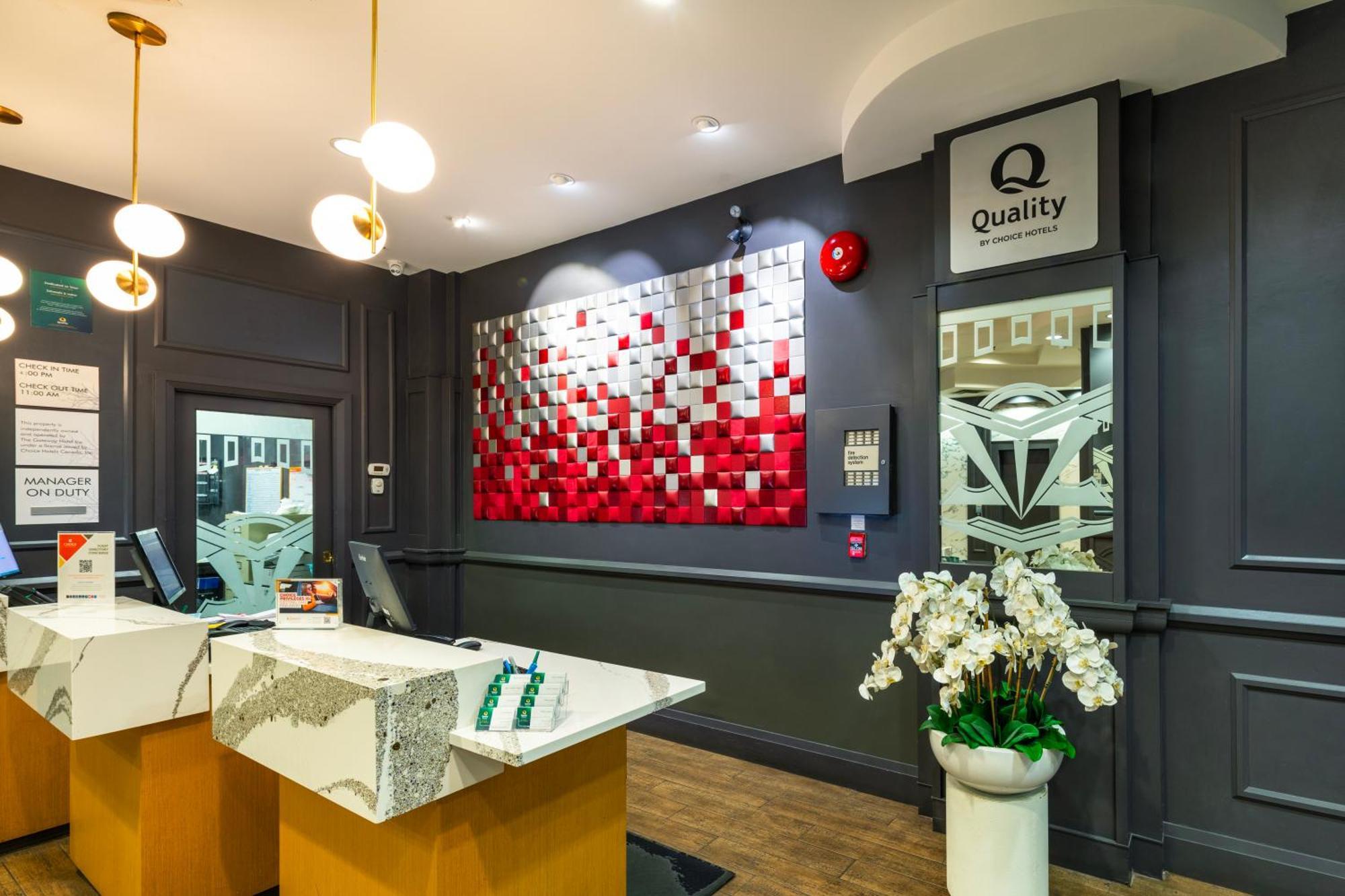 Quality Inn & Suites (Adults Only) Ванкувер Екстер'єр фото