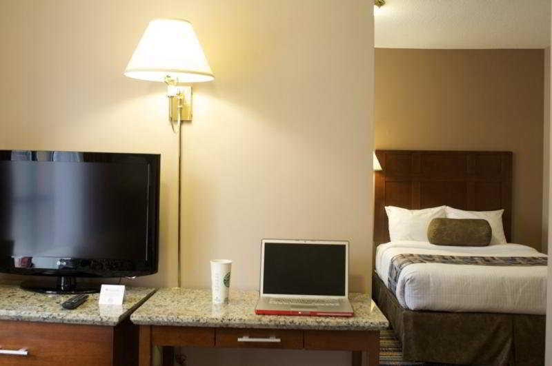 Quality Inn & Suites (Adults Only) Ванкувер Екстер'єр фото