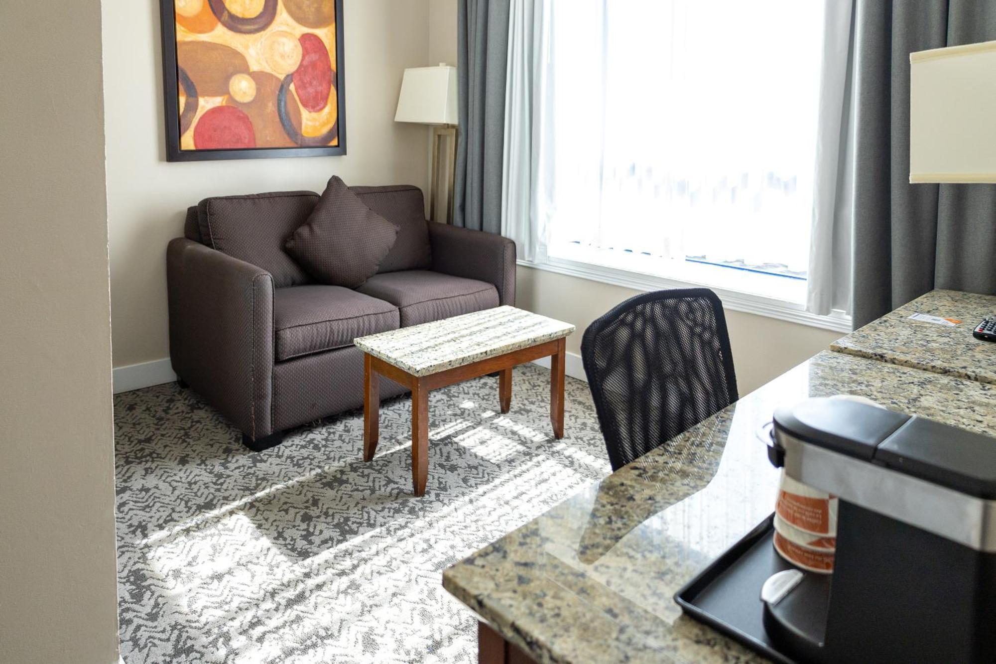 Quality Inn & Suites (Adults Only) Ванкувер Екстер'єр фото