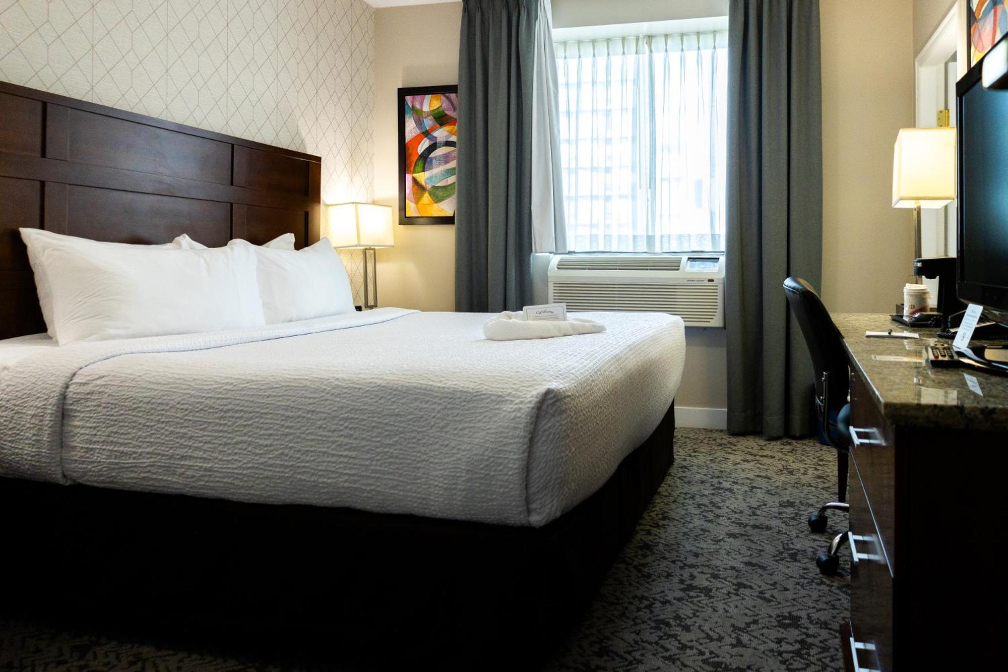 Quality Inn & Suites (Adults Only) Ванкувер Екстер'єр фото