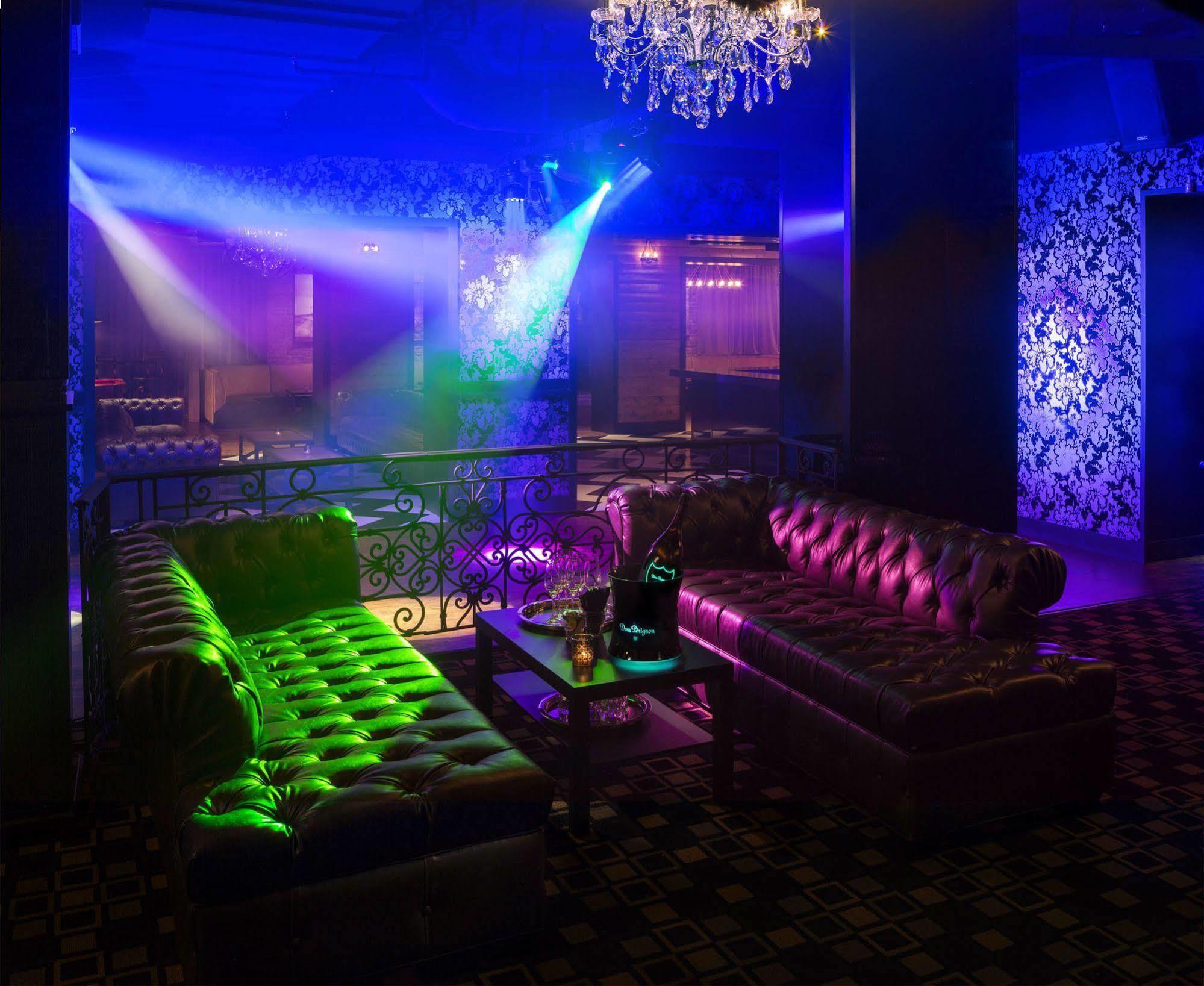 Quality Inn & Suites (Adults Only) Ванкувер Екстер'єр фото
