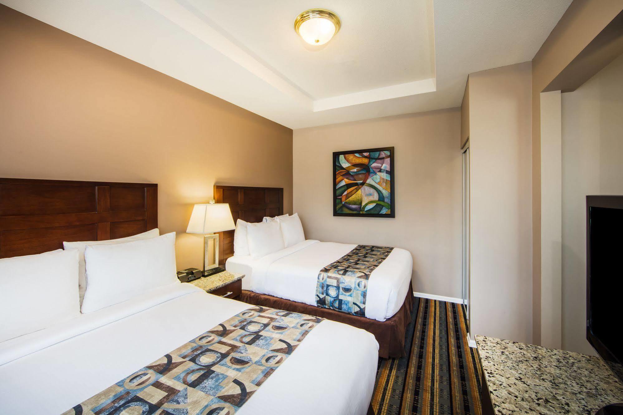 Quality Inn & Suites (Adults Only) Ванкувер Екстер'єр фото