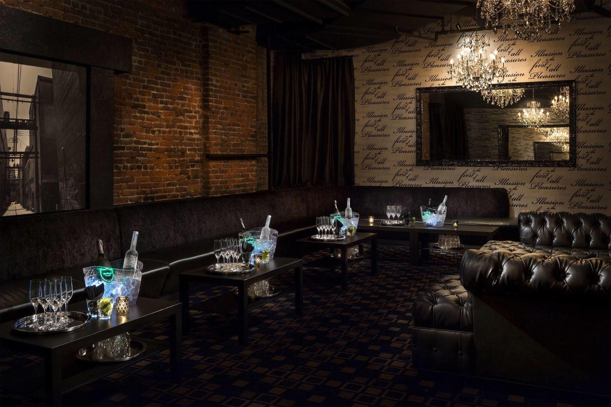 Quality Inn & Suites (Adults Only) Ванкувер Екстер'єр фото